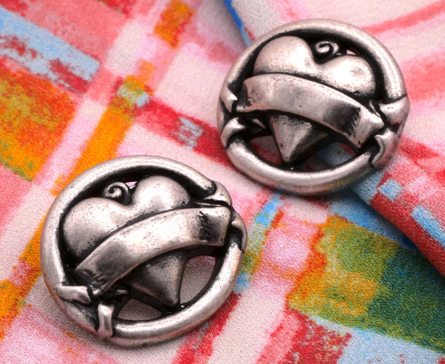 Heart with Banner Circle Metal Button 20x22mm