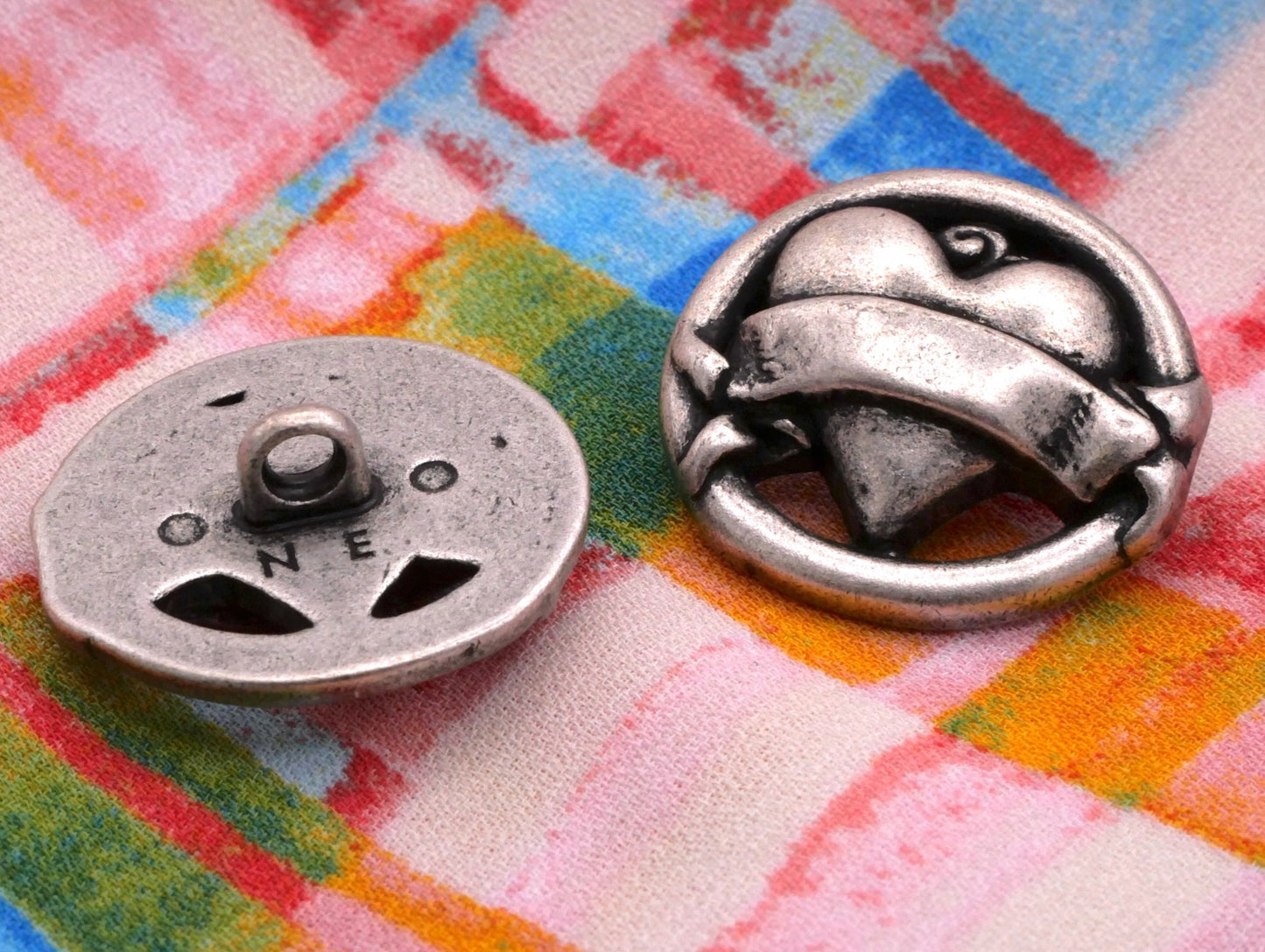 Heart with Banner Circle Metal Button 20x22mm