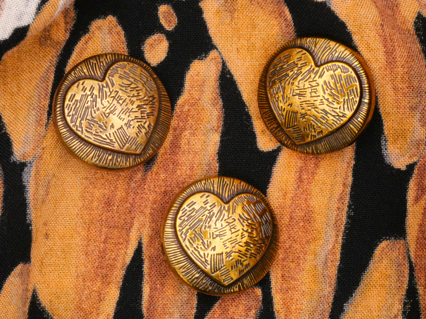 Etched Heart Bronze Colored Metal Button 23mm