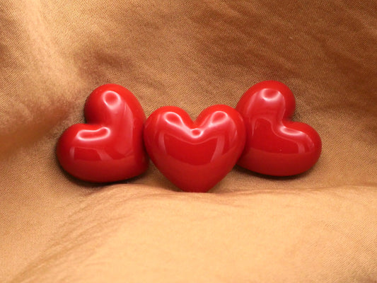 Brick Red Plastic Heart Set of Three Buttons 17x19mm