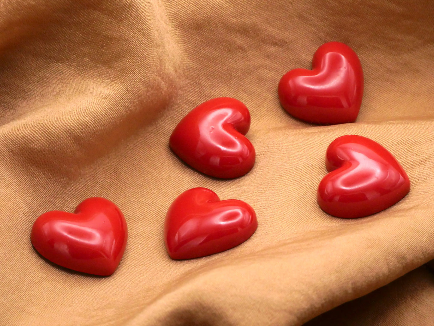 Brick Red Plastic Heart Set of Three Buttons 17x19mm