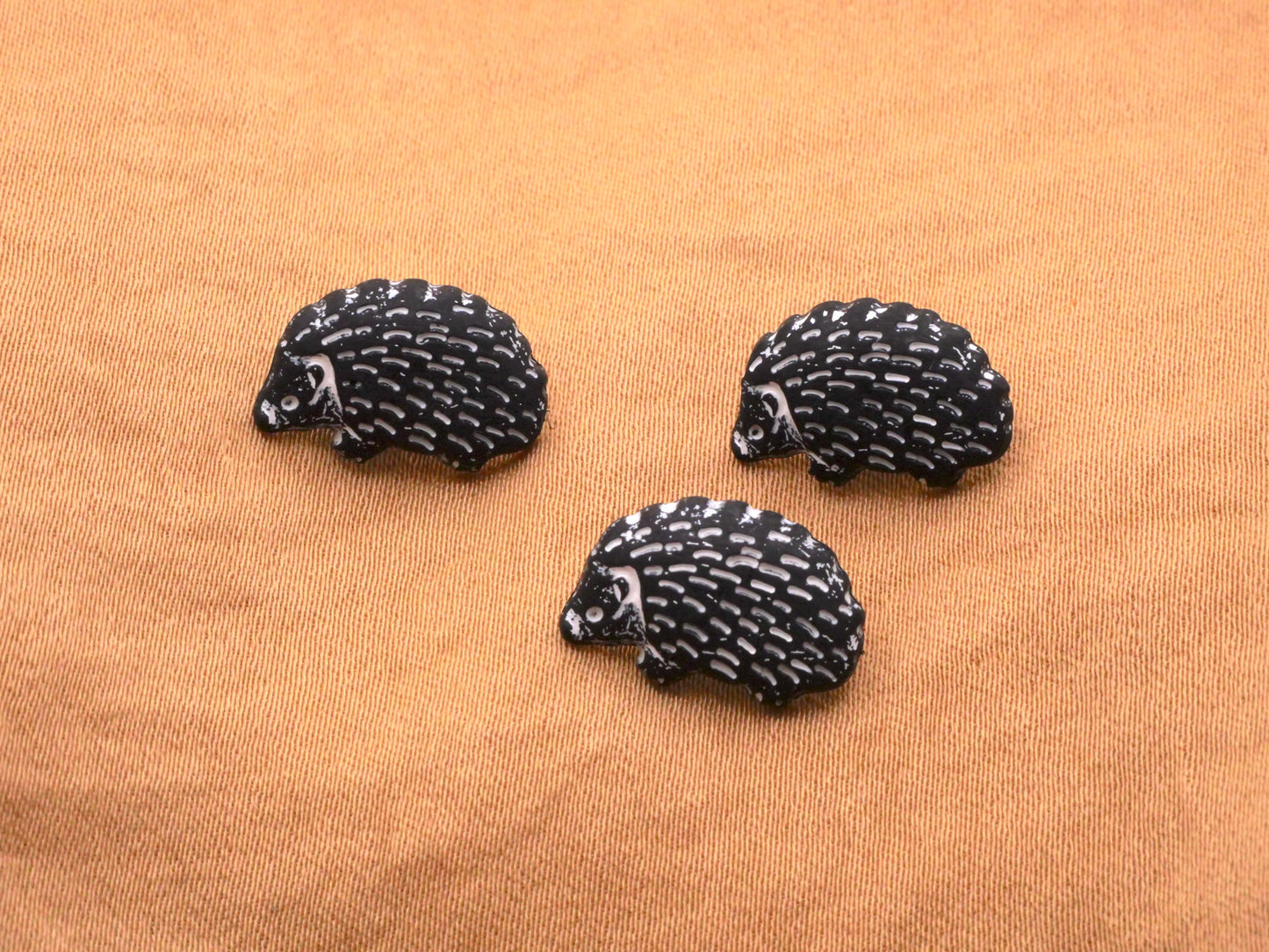 Hedgehog Black White Animal Plastic Button 10x15mm