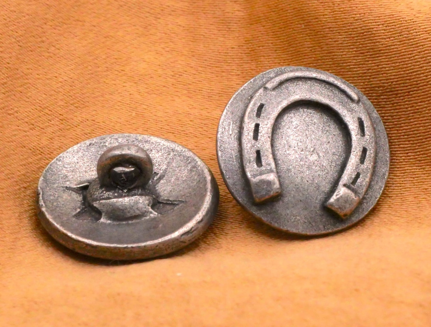 Horseshoe Antique Silver Color Metal Button 15x16mm