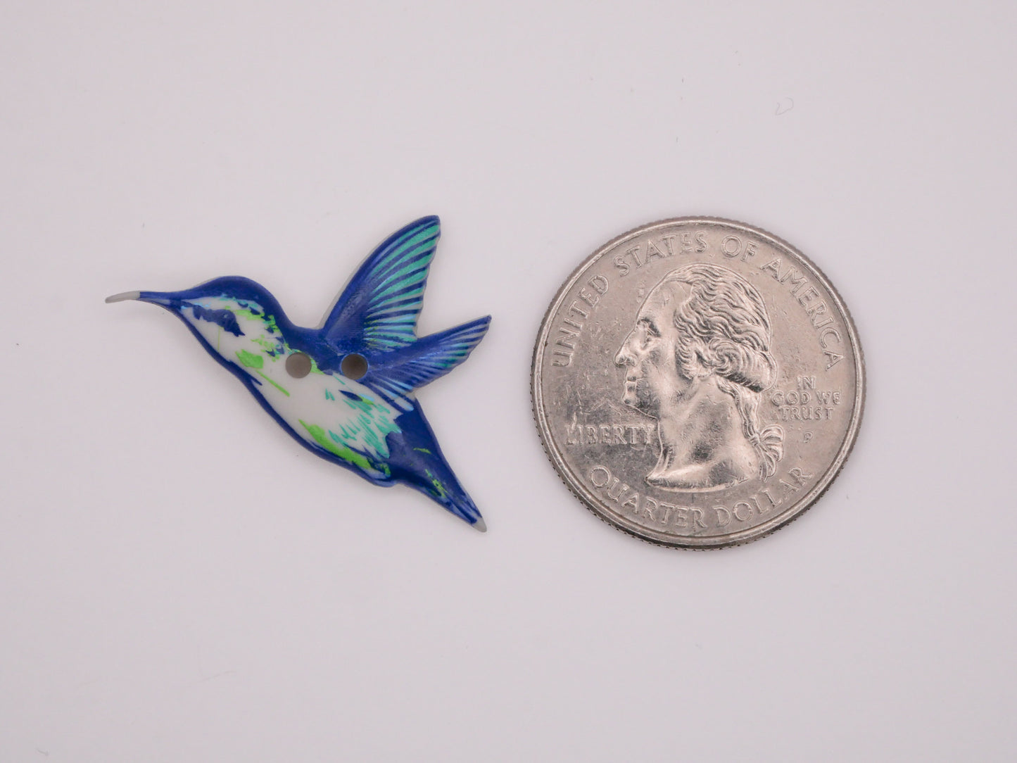 Hummingbird Detailed Plastic Sew-Thru Bird Button 20x32mm