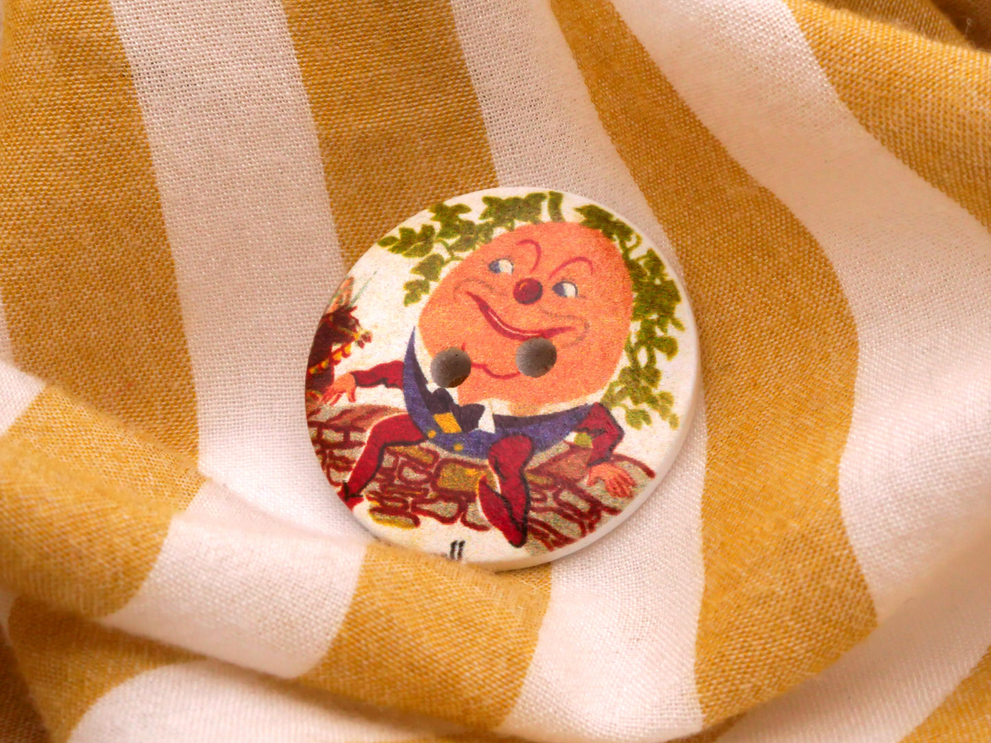 Humpty Dumpty Wood Nursery Rhyme Button 30mm