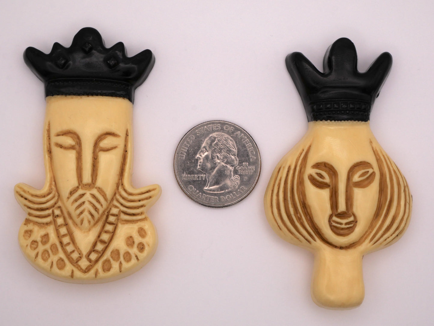 King and Queen X-Large Plastic Buttons 40x70mm