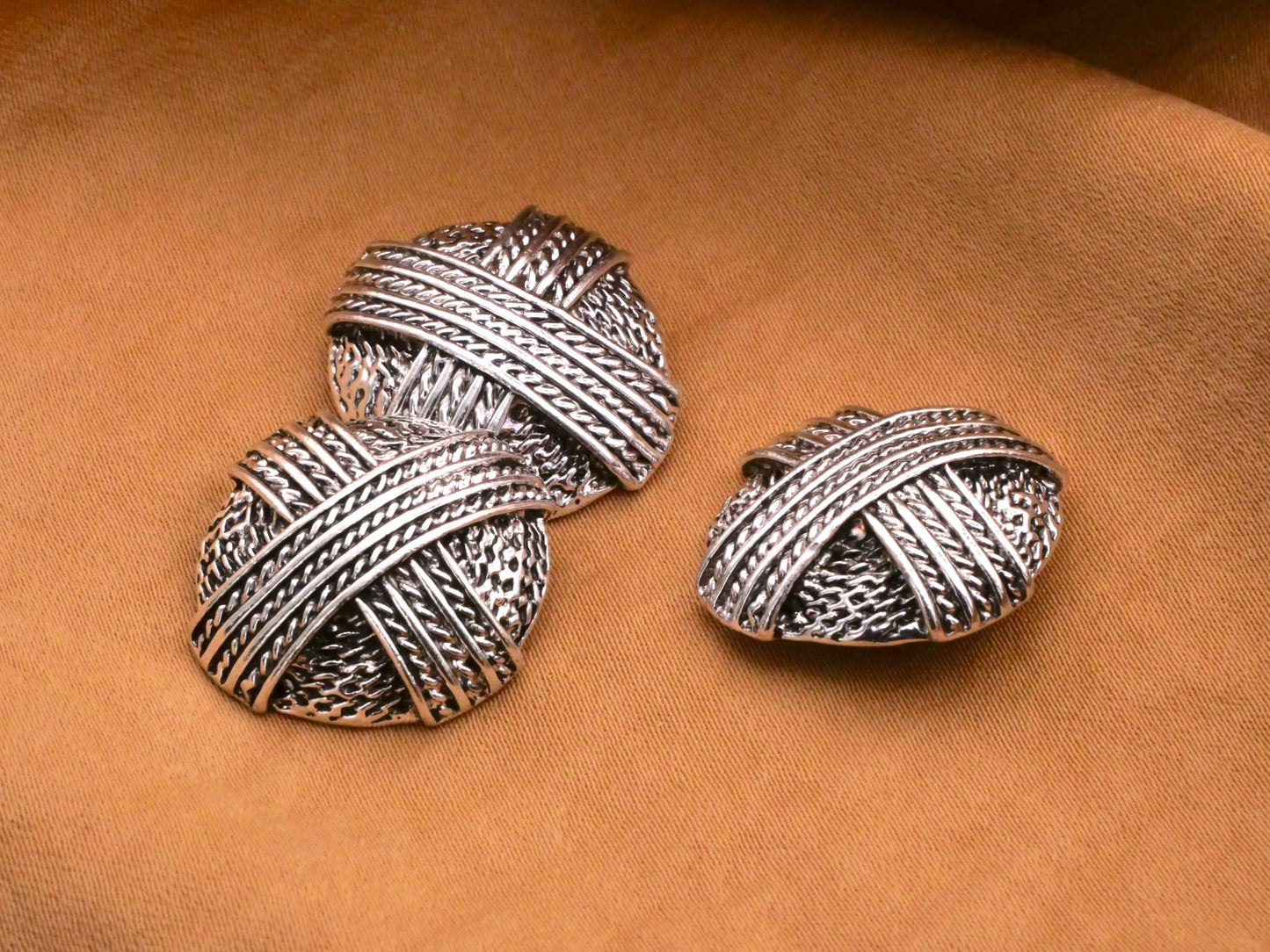 Sailor Knot Monkeys Fist Silver Metal Texture Button 21x22mm