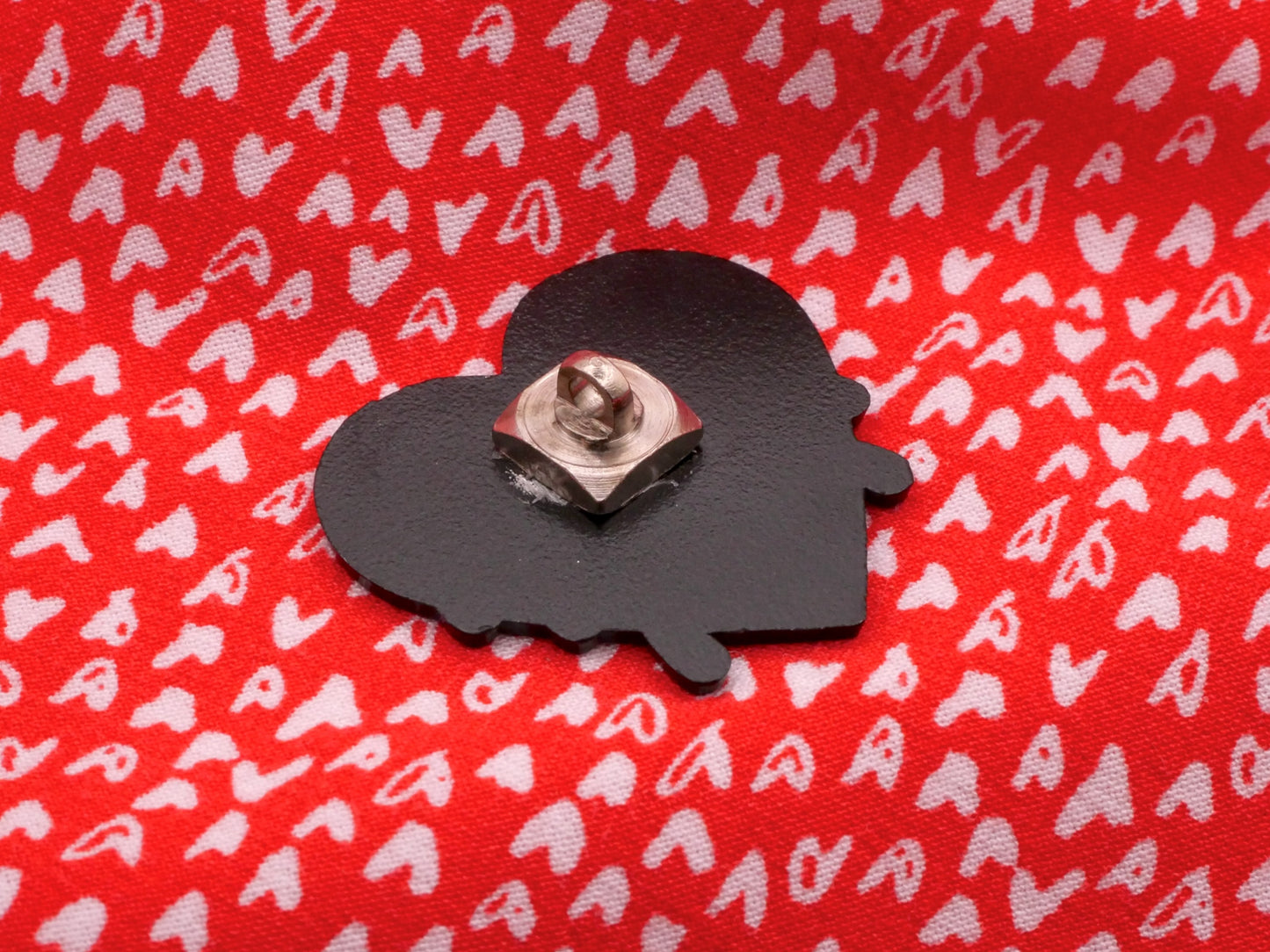 Lonely Hearts Crying Heart Enamel Button 29x30mm