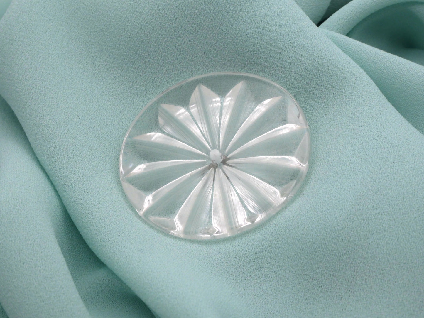 Lucite Snowflake Flower Sunburst 37mm