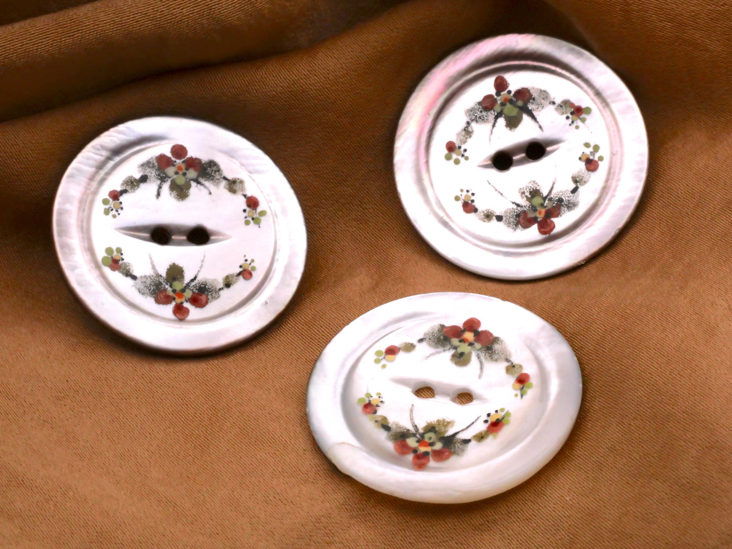 Mother of Pearl Hand-Painted Floral Garland Sew-Thru Buttons 28mm