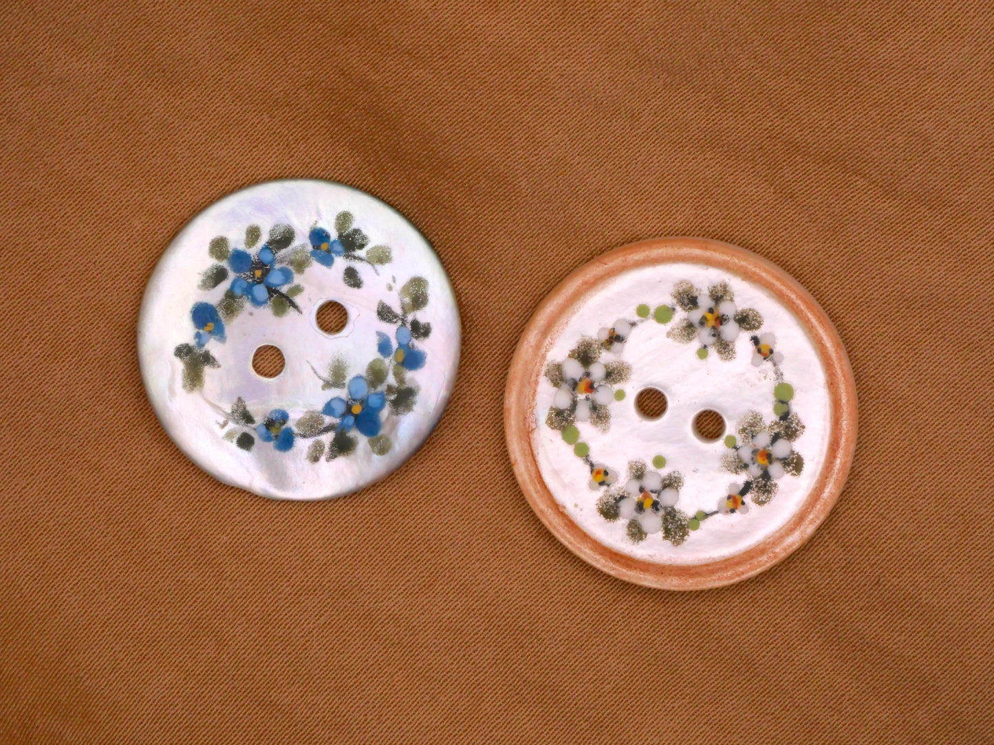 Mother of Pearl Hand-Painted Flower Wreath Sew-Thru Button Various 23-25mm