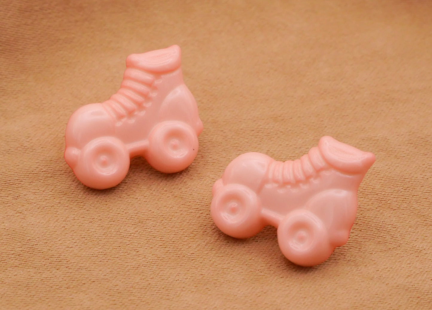 Roller Skate Peachy Pink Plastic Button 14x16mm