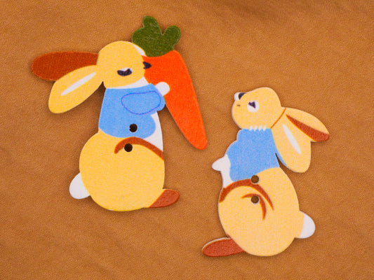 Peter Rabbit Look Bunny Carrot Wood Button 26-45mm