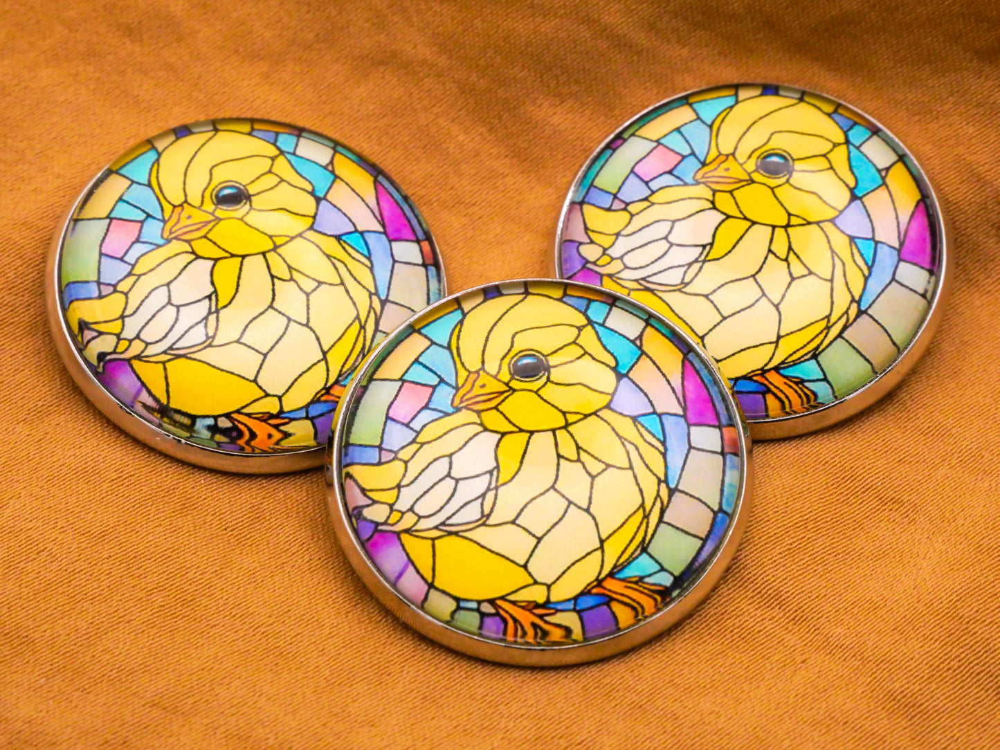 Chick Stained Glass Spring Glass Dome Button 27mm