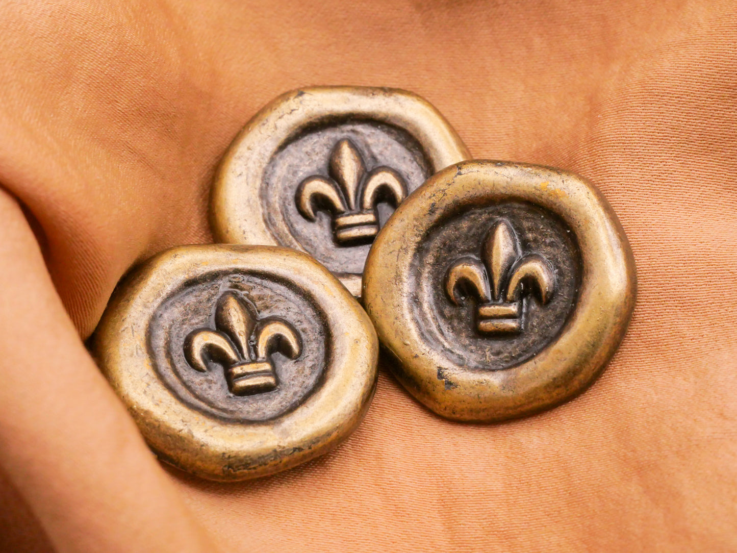 Fleur-de-lis Lily Stamp Seal Look Bronze Metal Button 24x25mm