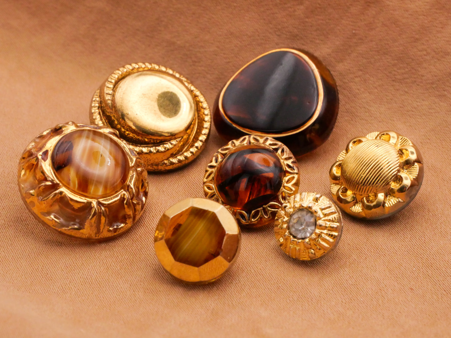 Glass Vintage Tortoiseshell Topaz Gold Set of Seven Buttons 9-18mm