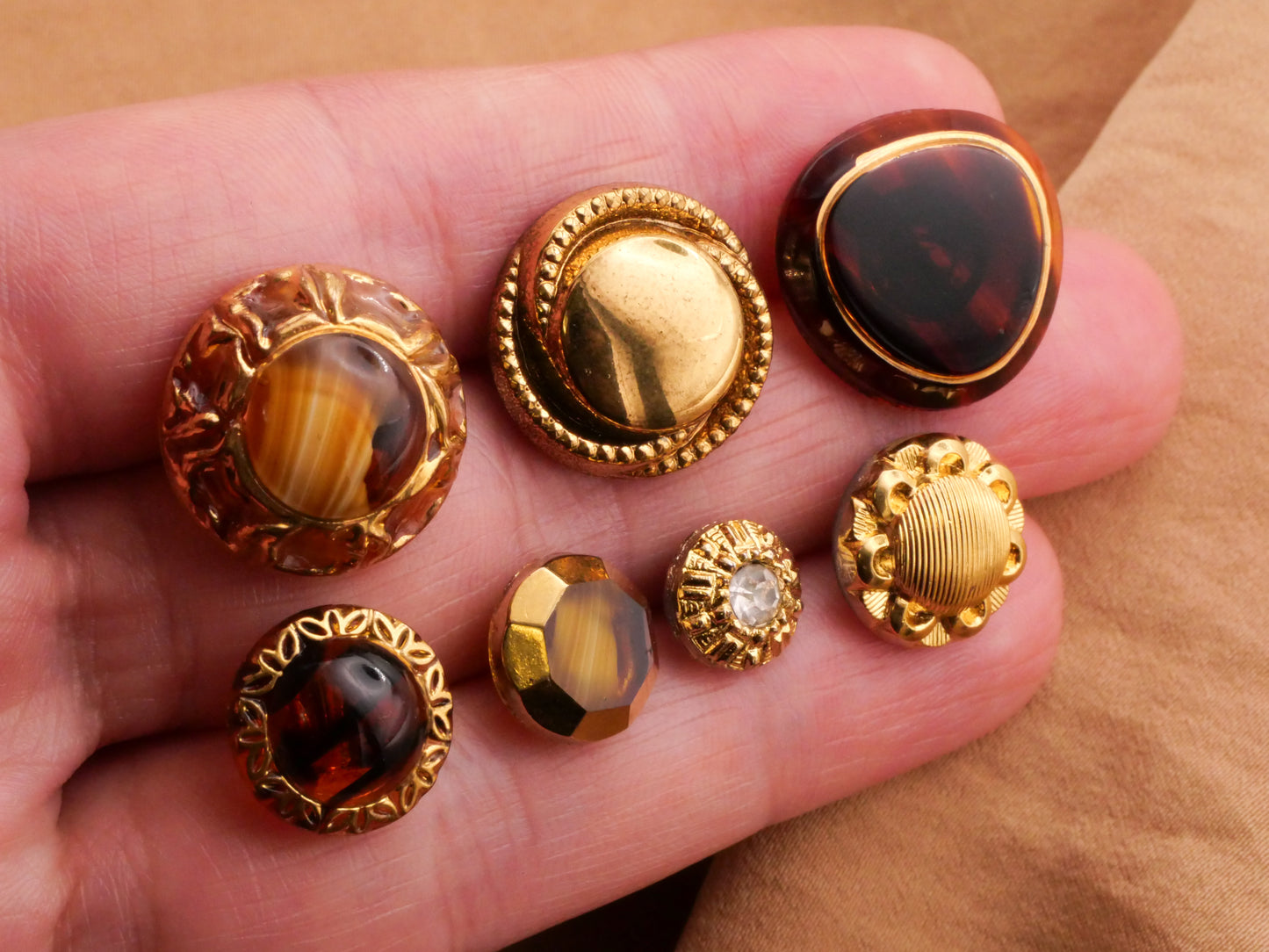 Glass Vintage Tortoiseshell Topaz Gold Set of Seven Buttons 9-18mm