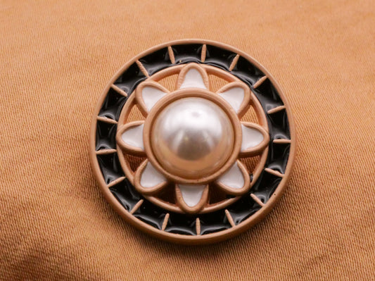 Daisy Flower Faux Pearl Center Black White Enamel Metal Button 25mm