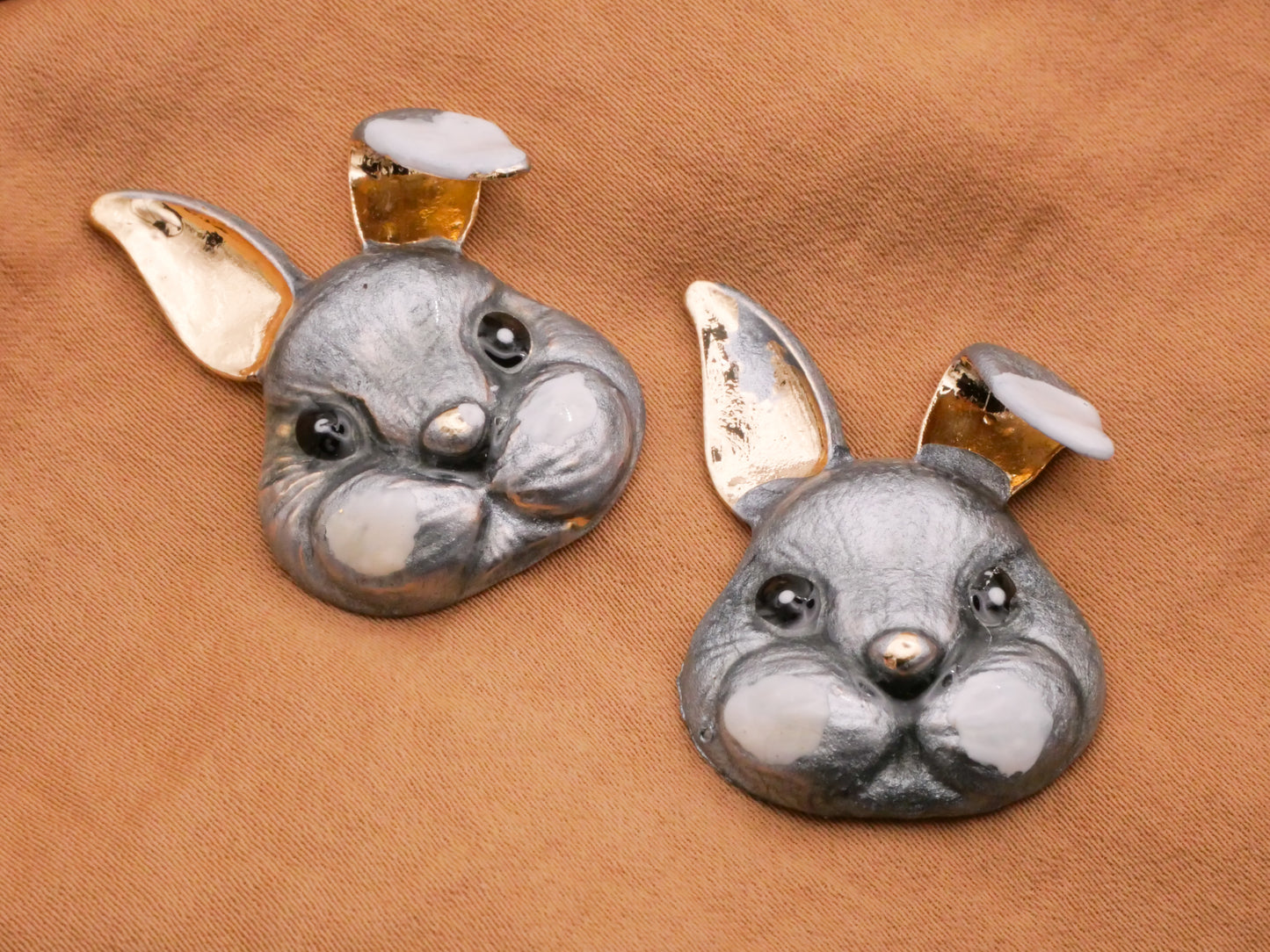 Bunny Rabbit Hand-Painted Grey Gold Metal Button Various 12-33mm