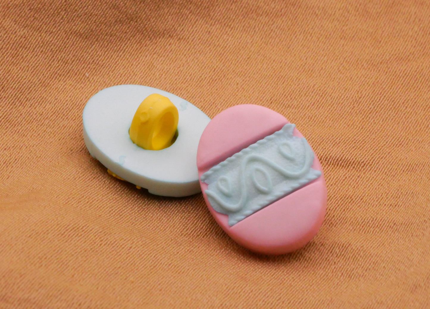 Easter Eggs Decorated Pastel Colors Set of Five Plastic Buttons 11x15mm