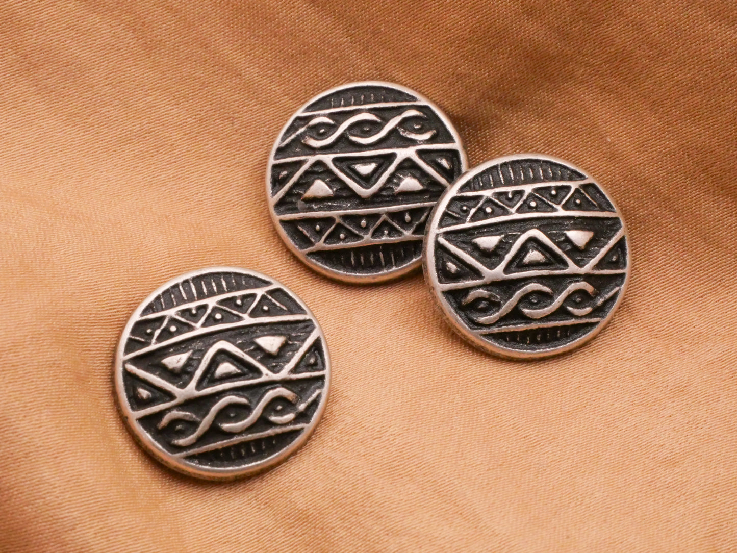 Tribal Design Triangle Waves Metal Button 18mm