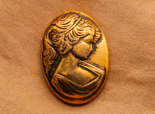 Cameo Oval Lady Profile Gold Metal Button 18x25mm