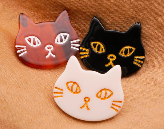 Kitty Cat Face Whiskers Ivory Black Tortoiseshell Plastic Button Various 21x24mm