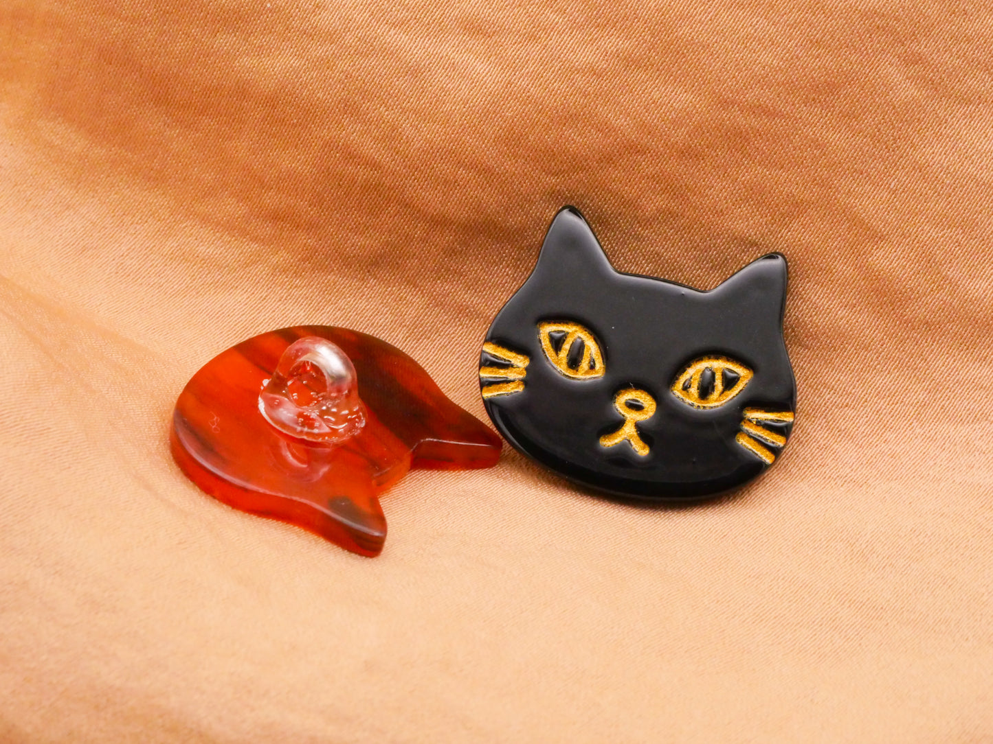 Kitty Cat Face Whiskers Ivory Black Tortoiseshell Plastic Button Various 21x24mm