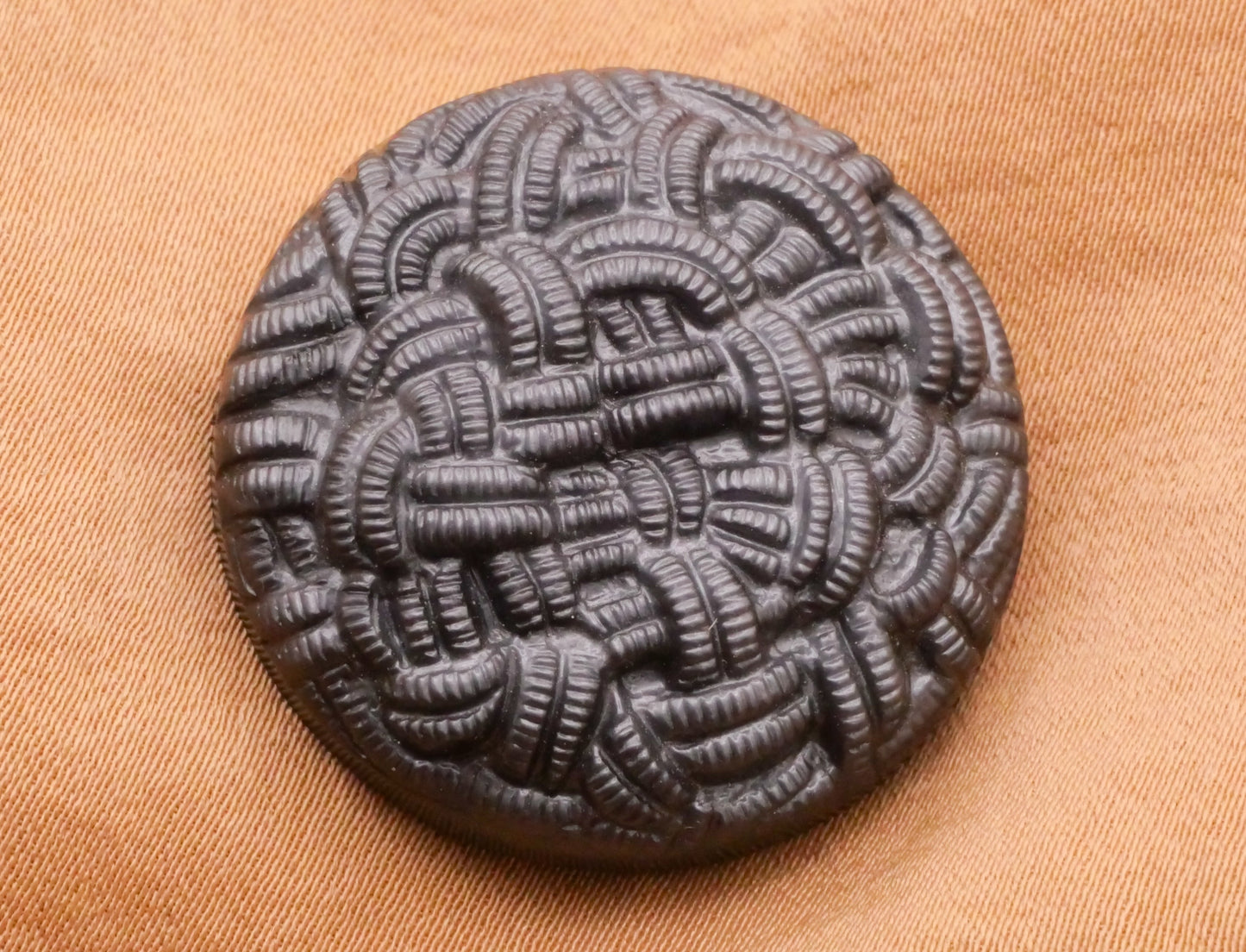 Yarn Look Grey Plastic Vintage Button 28mm