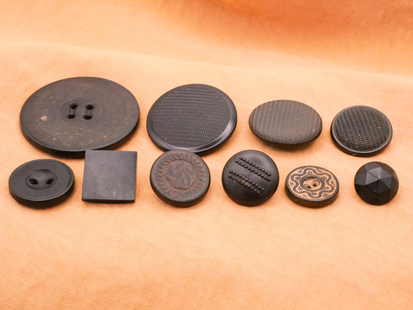 Goodyear Rubber Antique Button Various 13-38mm