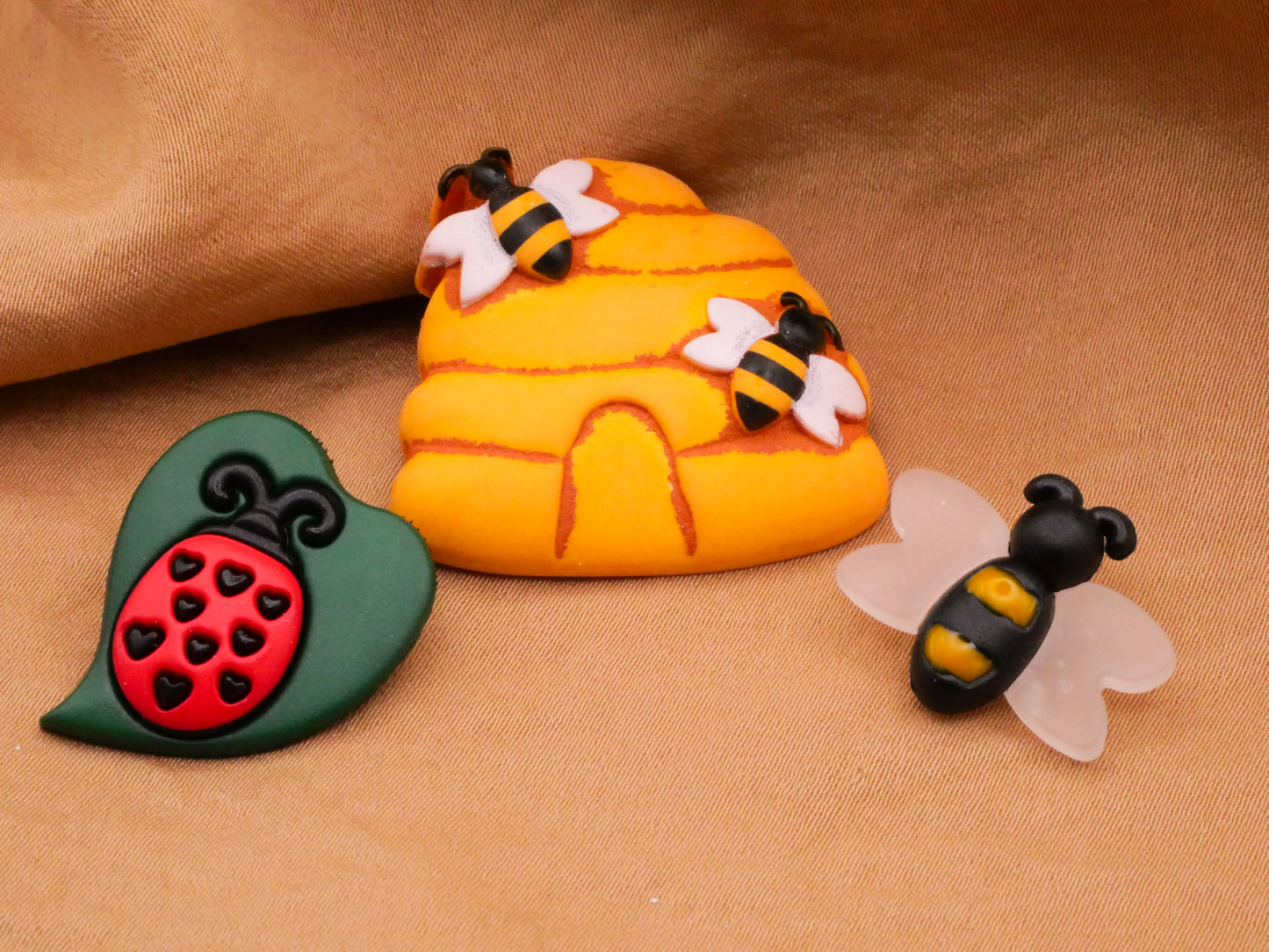 Bee Hive Ladybug Plastic Button Various 16-31mm