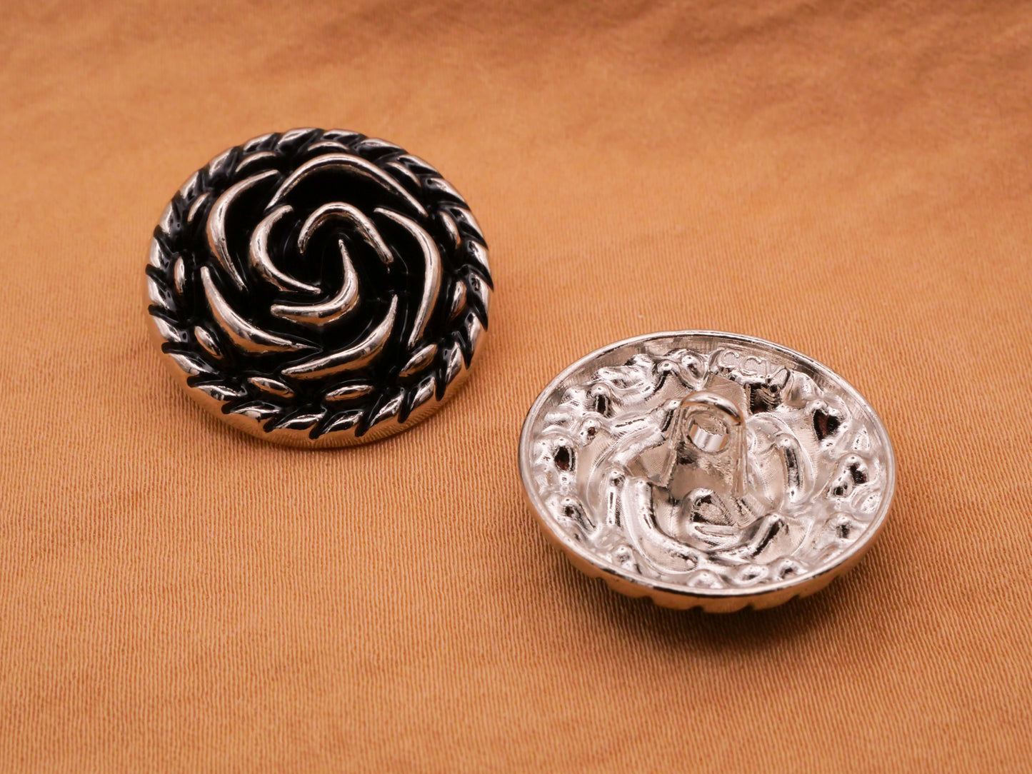 Rose Rope Edge Antiqued Silver Metal Button 23mm