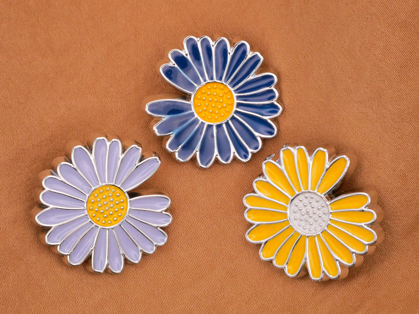 Daisy He Loves Me Colorful Blue Yellow Flower Plastic Button Various 24mm