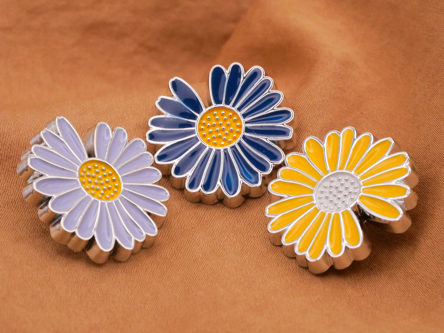 Daisy He Loves Me Colorful Blue Yellow Flower Plastic Button Various 24mm