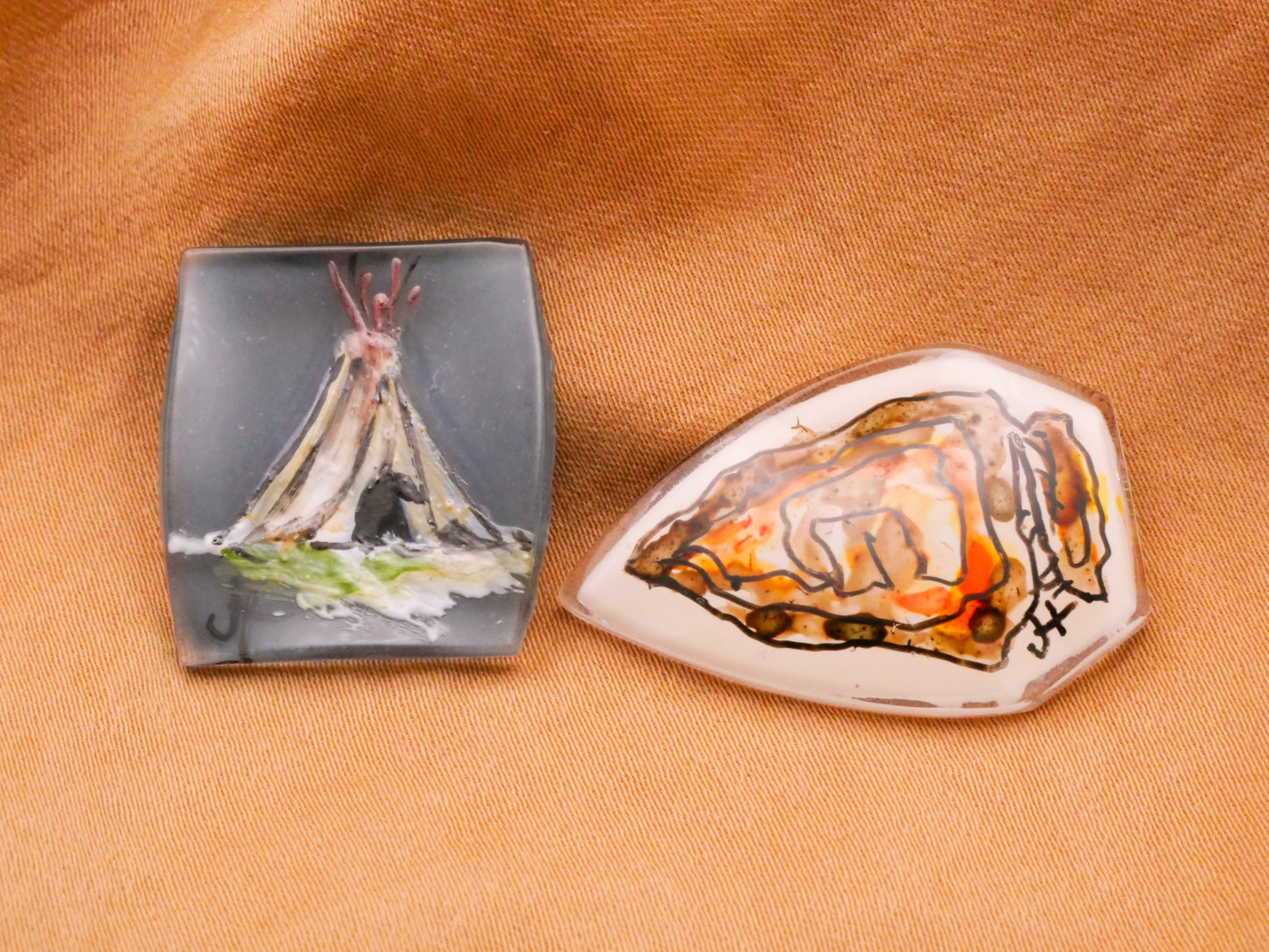 Joyce Hendrickson Teepee Tipi Arrowhead Native American Motif Studio Button Various 19-30mm