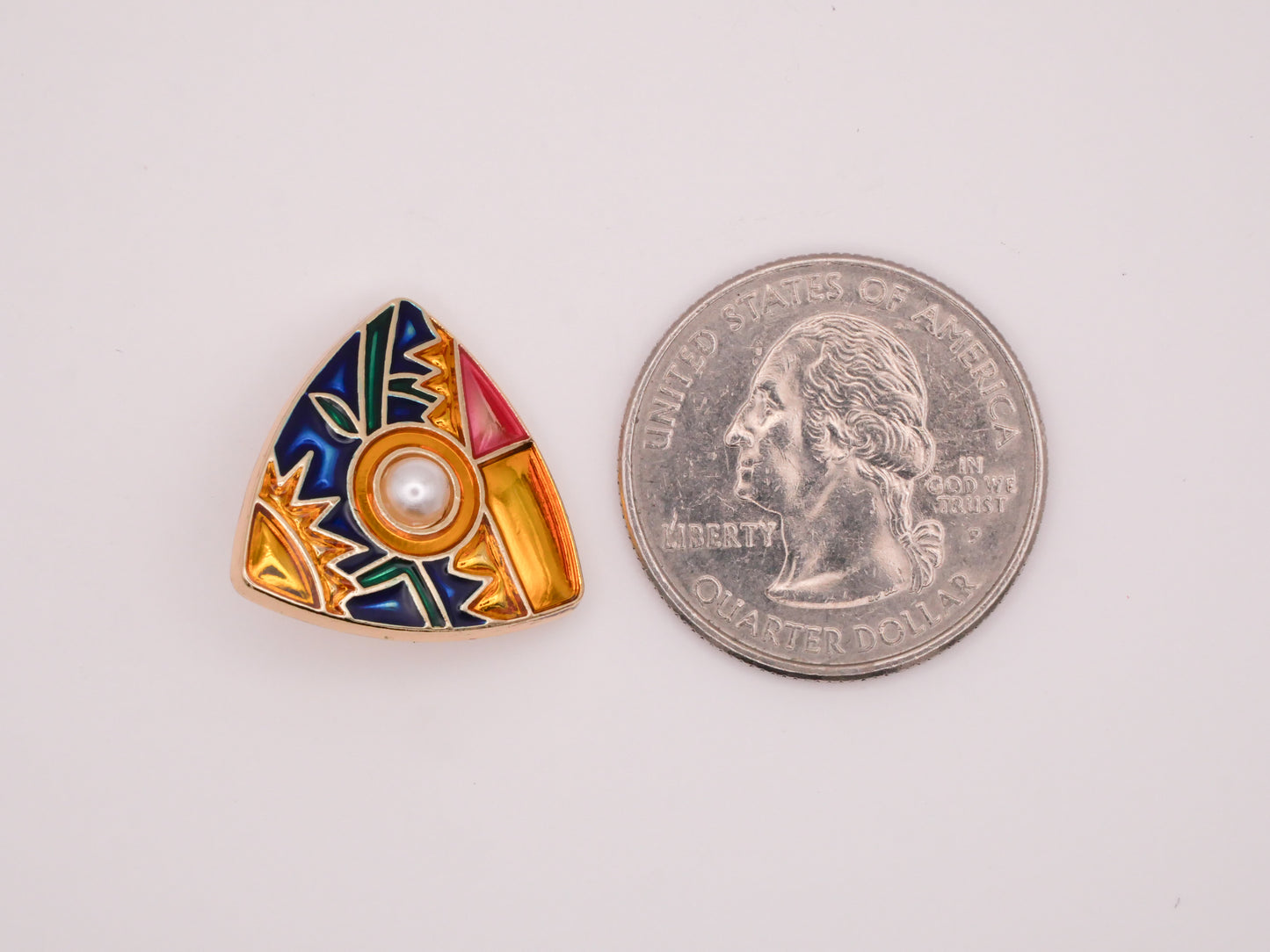 Santa Fe Pearl Enamel Gold Metal Triangle Button 20mm