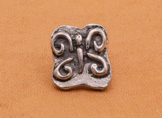 Butterfly Pewter Look Insect Small Button 11x12mm