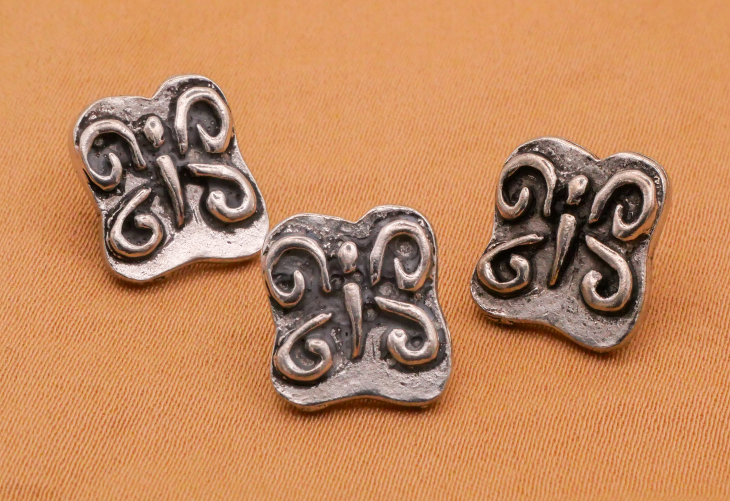Butterfly Pewter Look Insect Small Button 11x12mm