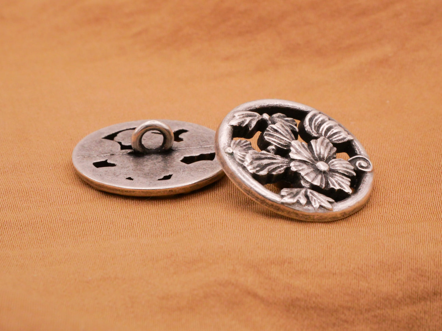 Flowers Circle Pierced Look Antiqued Silver Metal Button 23mm