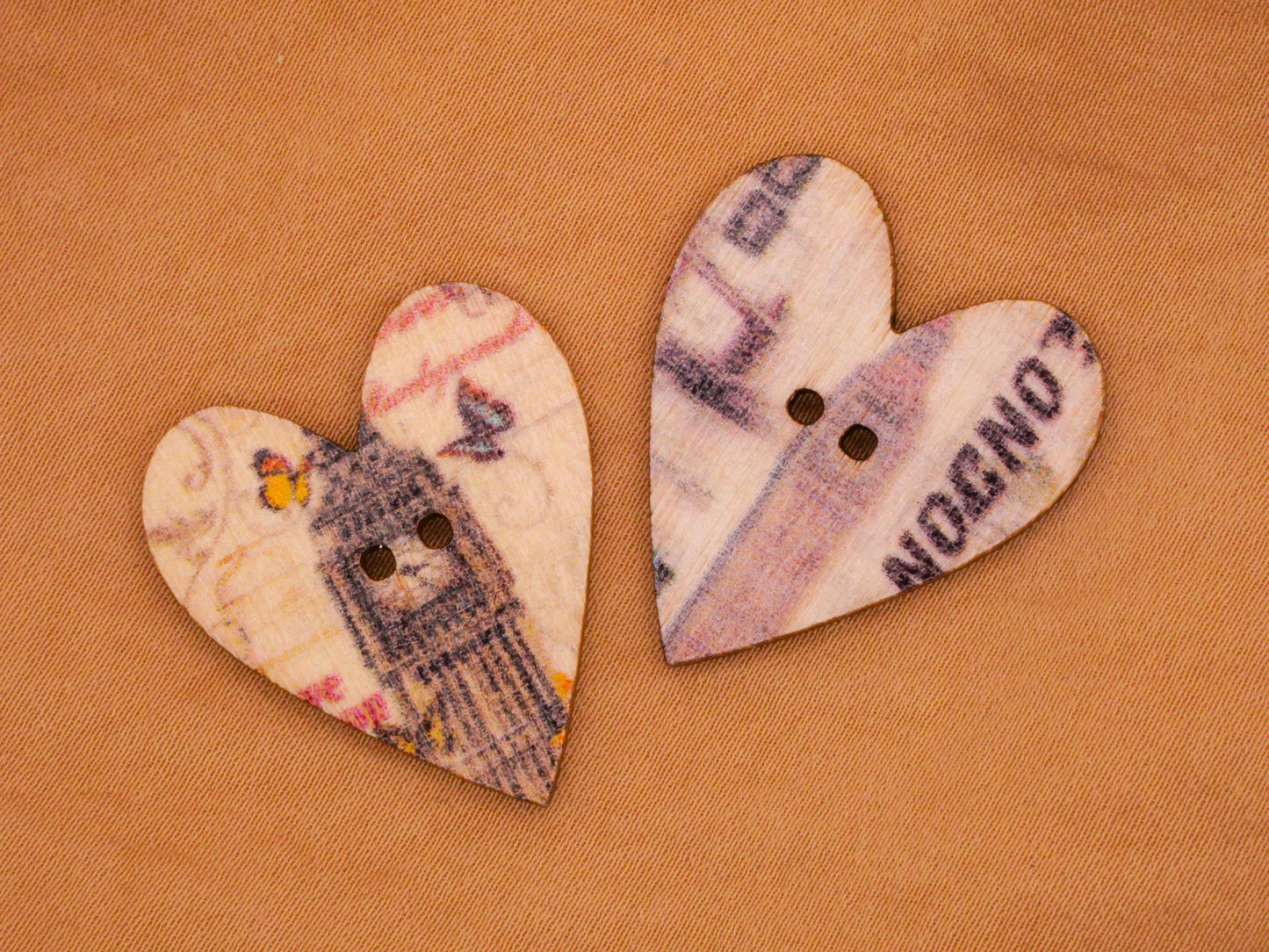 London Big Ben Heart Wood Button Various 25x28mm