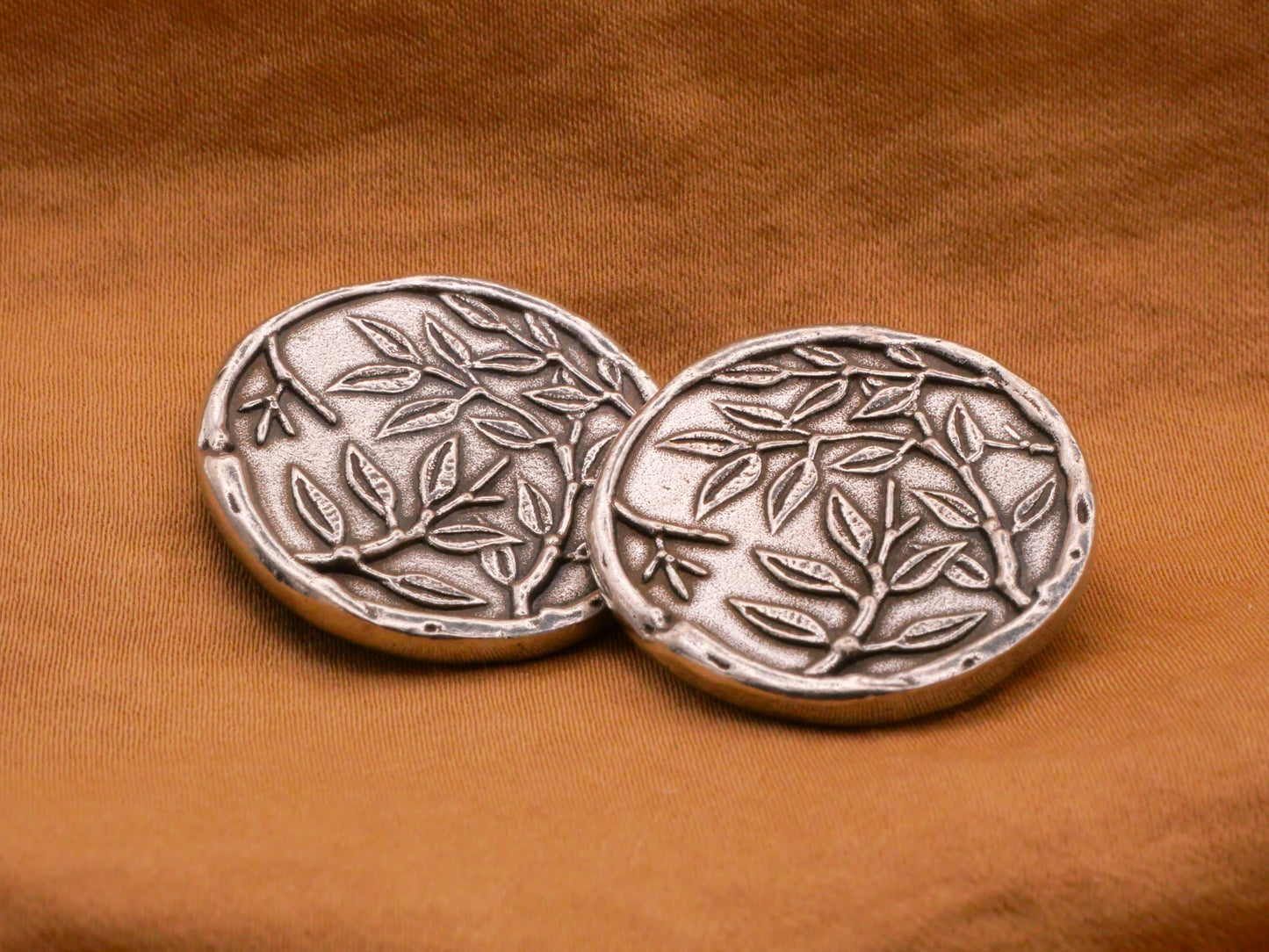 Danforth Pewter Bamboo Leaves Back Mark Metal Button 26mm