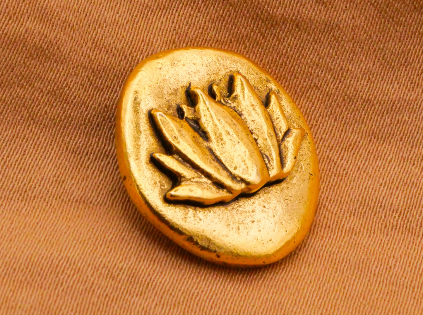 Lotus Flower Shiny Gold Metal Button 17x18mm