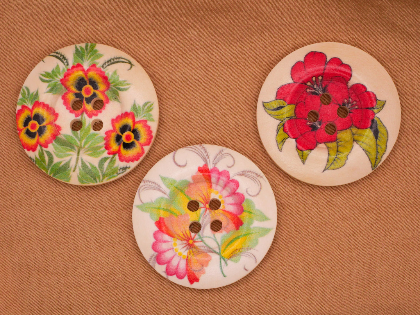 Flowers Red Green Wood Sew-Thru Button Various 30mm