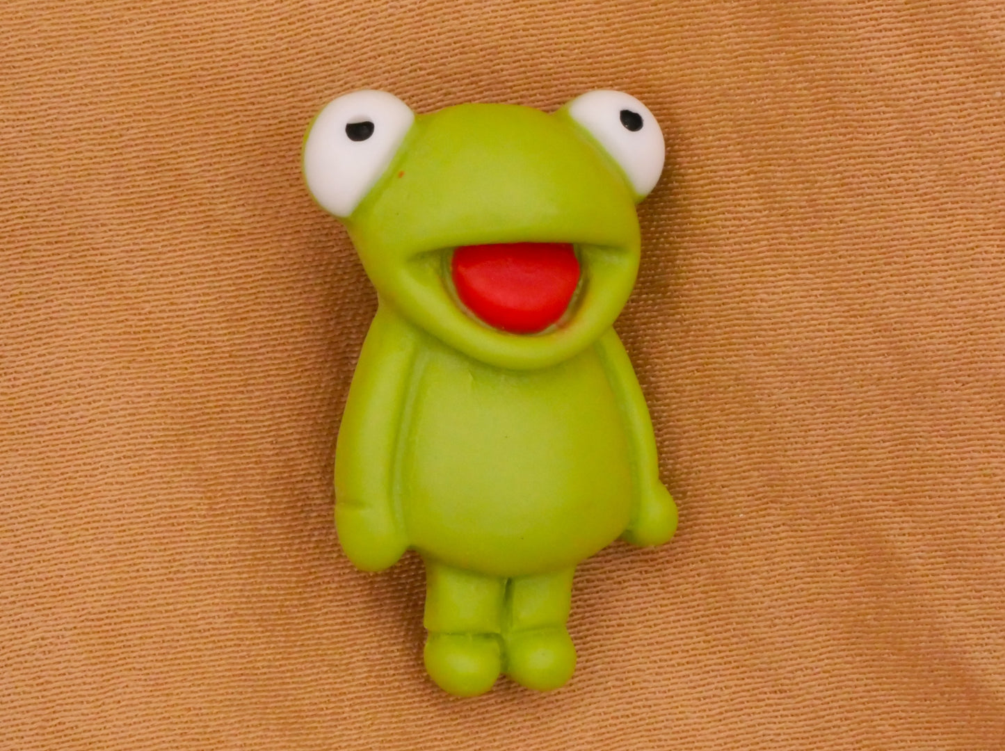 Frog Muppet Pink Green Plastic Kids Button Various 16x25mm