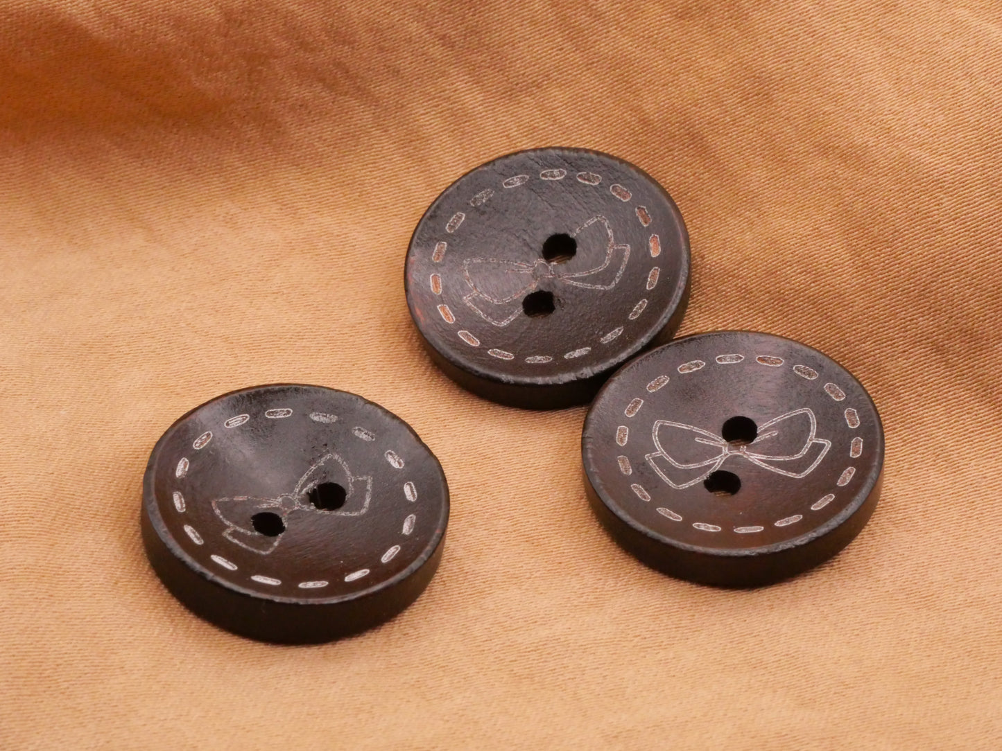 Bow Stitch Engraved Wood Sew-Thru Set of Five Buttons 20mm