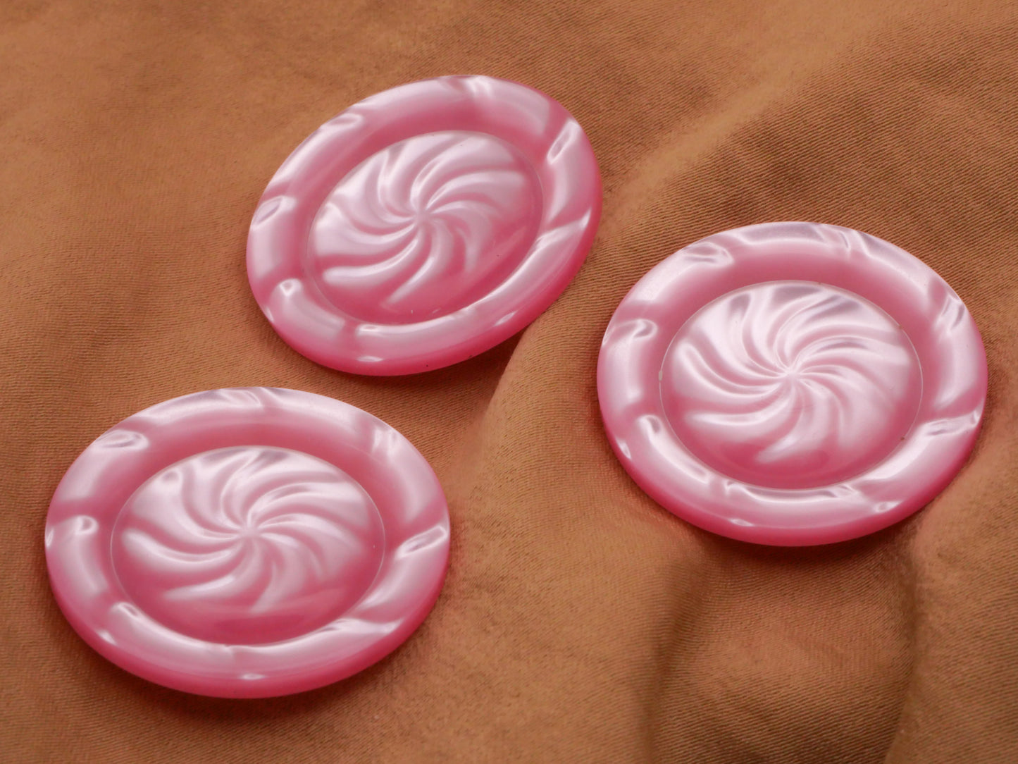 Swirl Wreath Pink Chocolate Brown Vintage Iridescent Plastic Button Various 28-31mm