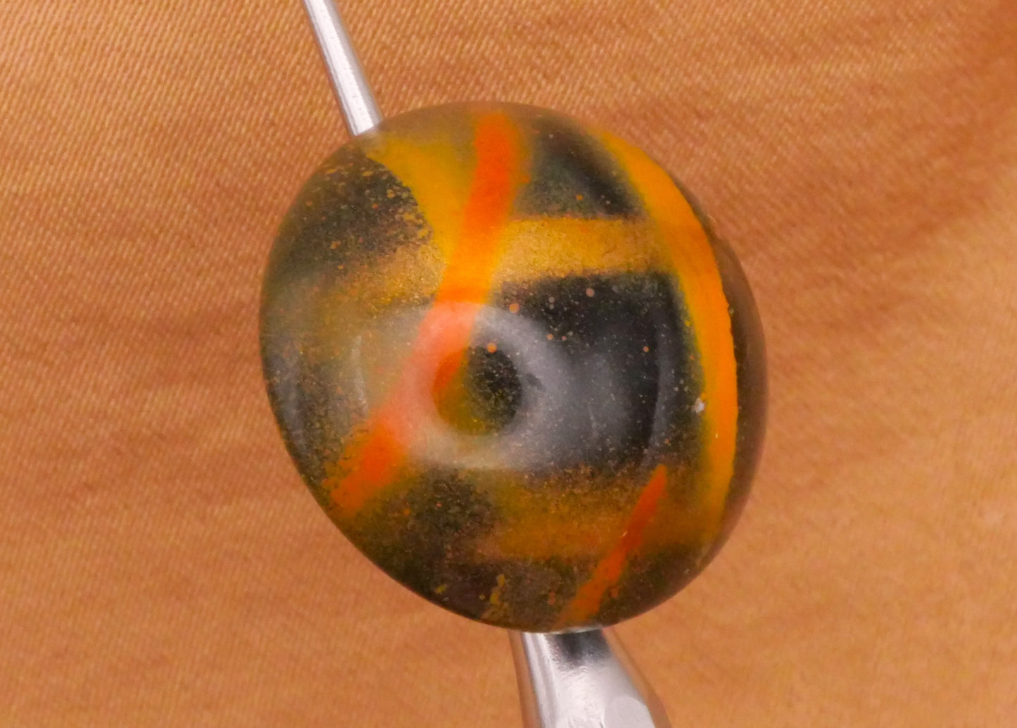 Graffiti Airbrush Black Orange Gold Vintage Plastic Button 20mm