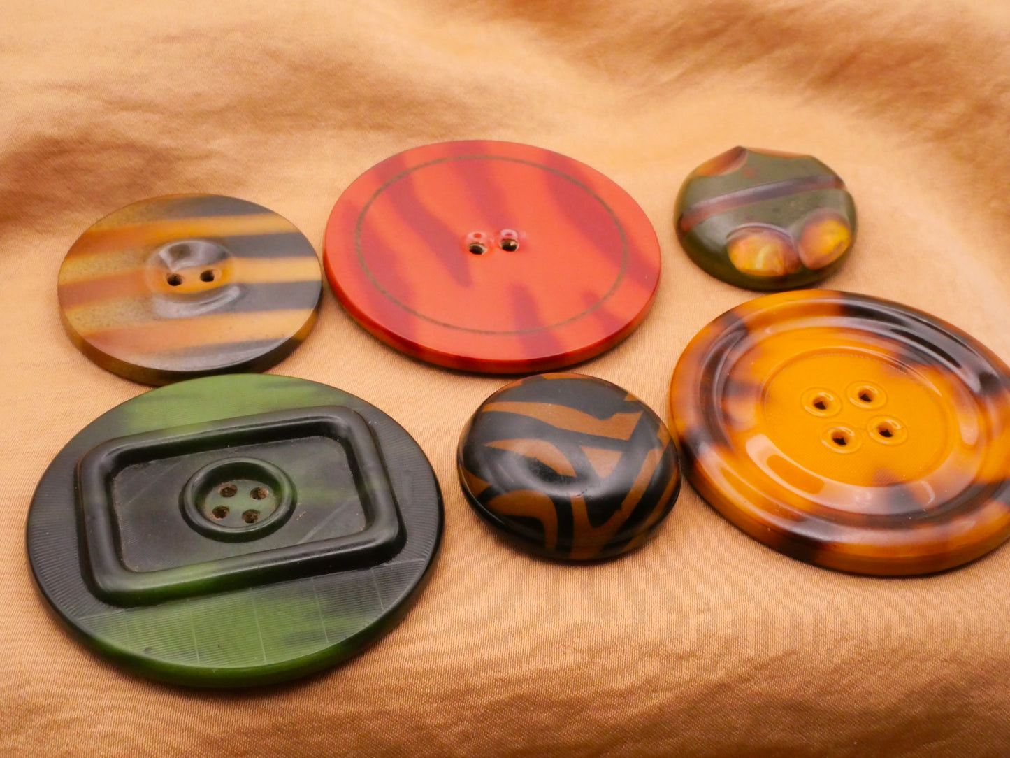 Celluloid Ikat Zebra Air Brush Glow Bubble Early Plastic Vintage Button Various 29-51mm