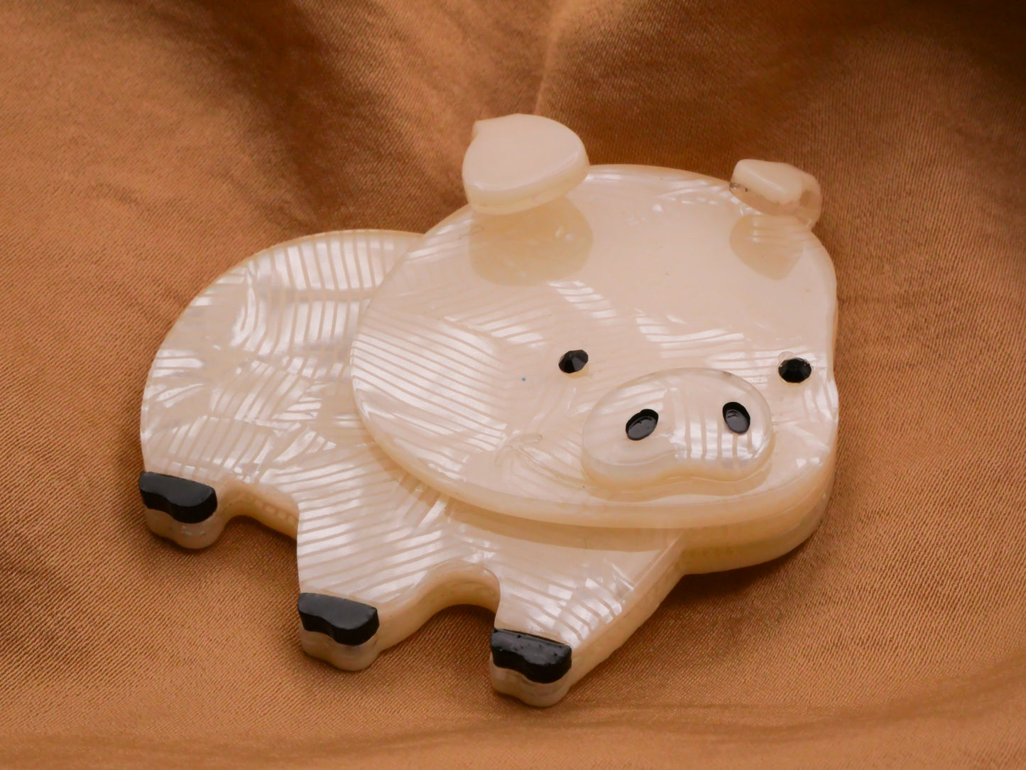 Chubby Pig Cream Iridescent Acrylic Plastic Large Button 48x52mm