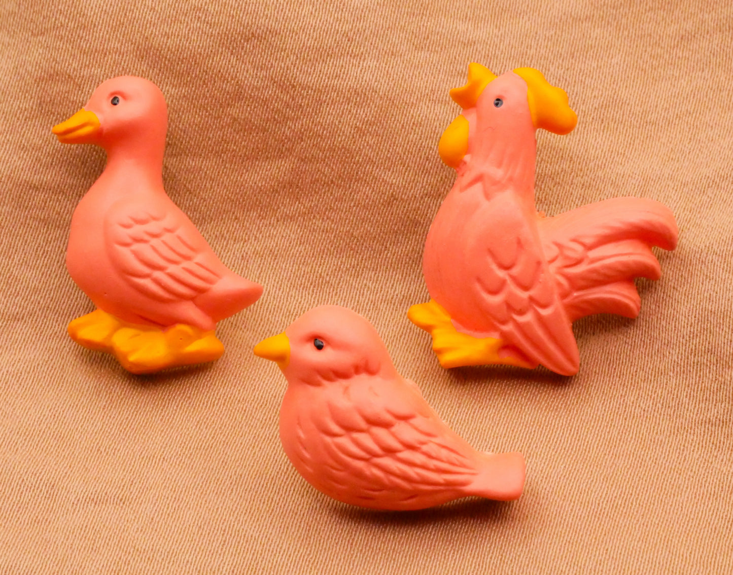 Peachy Pink Coral Duck Rooster Bird Button Various 12-23mm